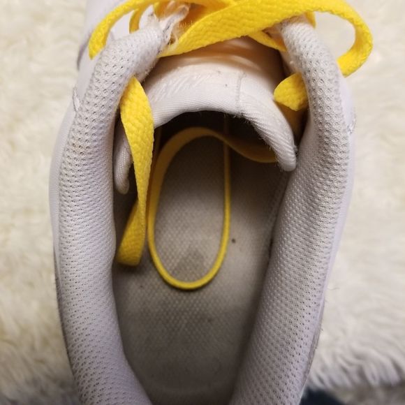 Nike AF1 Air Force One 8.5 - Picture 7 of 11